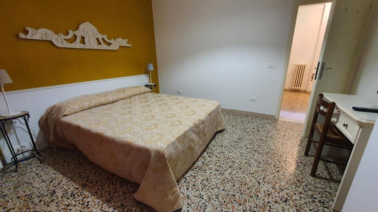 Casa Del Pozzo Hotel Venesia Bagian luar foto