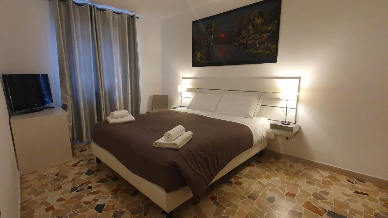 Casa Del Pozzo Hotel Venesia Bagian luar foto
